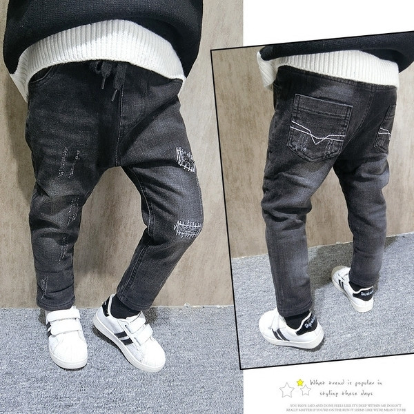 Κομψά τζιν για αγόρια σε μαύρο χρώμα