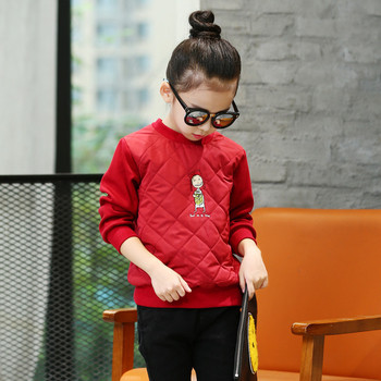 Детска ежедневна блуза с О-образна яка и мини апликация в три цвята 