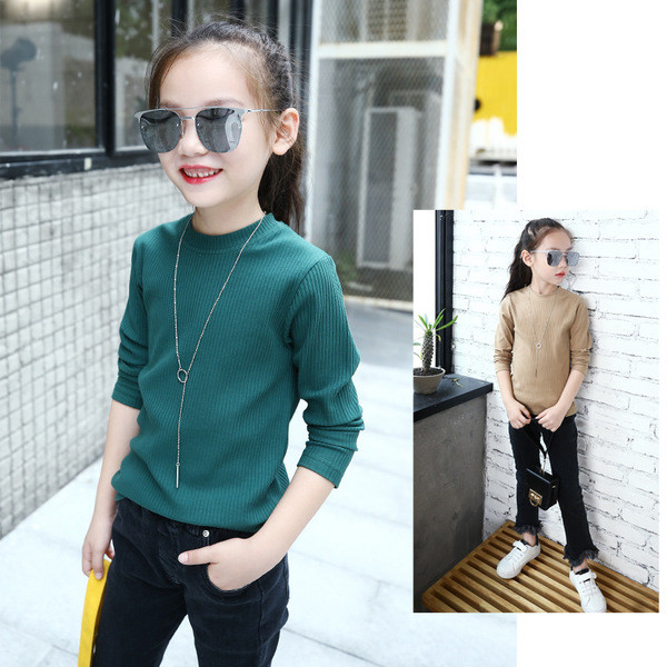 Κομψή γυναικεία μπλούζα με κολάρο σε σχήμα Γ σε δύο χρώματα