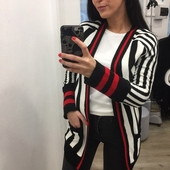 Κυρίες κομψή ζακέτα σε ροή χρωμάτων