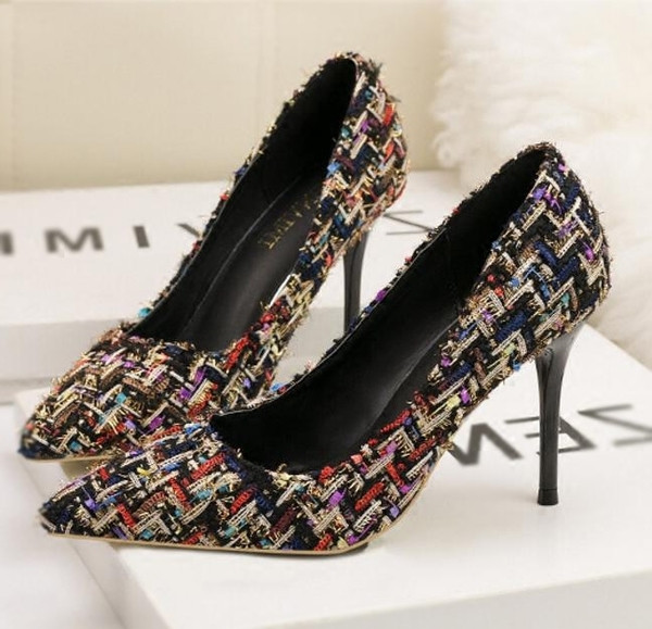 Επίσημες κυρίες παπούτσια υψηλών τακουνιών σε σχέδια με σχέδια, 2 μοντέλα