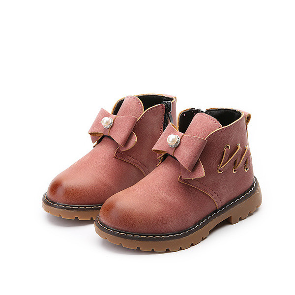 Απλές casual μπότες κοριτσιών με κορδέλα με κορδέλα και μαργαριτάρι σε τρία χρώματα