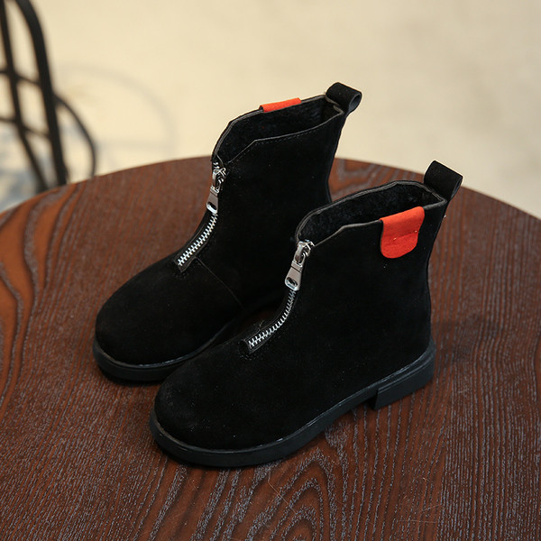 Ζεστές μπότες φθινοπώρου-χειμώνα με διακοσμητικό φερμουάρ και ροή σε τρία χρώματα