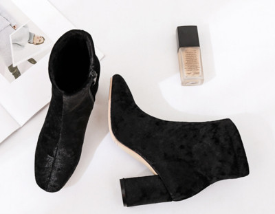 Γυναικεία παπούτσια για τη μέρα με μαλακή σουέτ