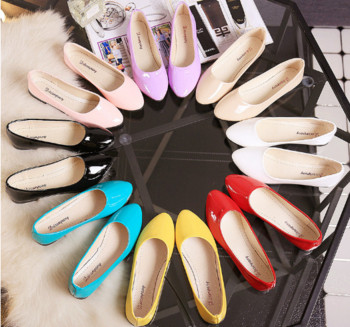 Περιστασιακά γυναικεία παπούτσια με χαμηλή σόλα σε πολλά χρώματα
