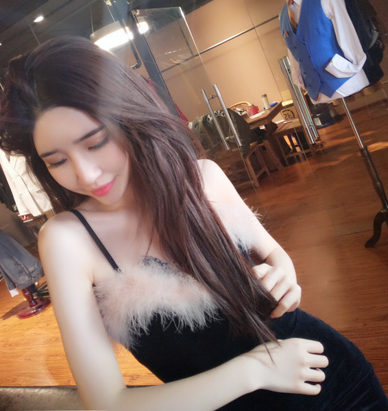 Αθλητικό κομψό μαύρο φόρεμα με χνούδι