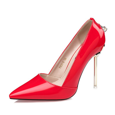 Κομψά γυναικεία παπούτσια υψηλών τακουνιών με ενδιαφέρον ρεύμα σε τέσσερα χρώματα