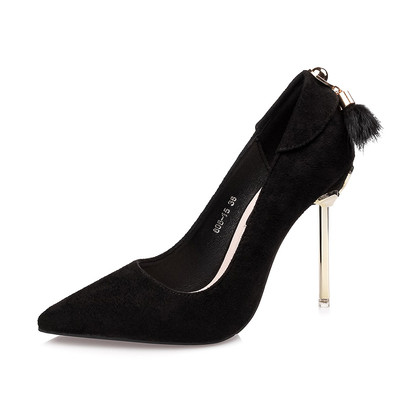 Υψηλά παπούτσια γυναικών τακουνιών με τετράχρωμη φούντα