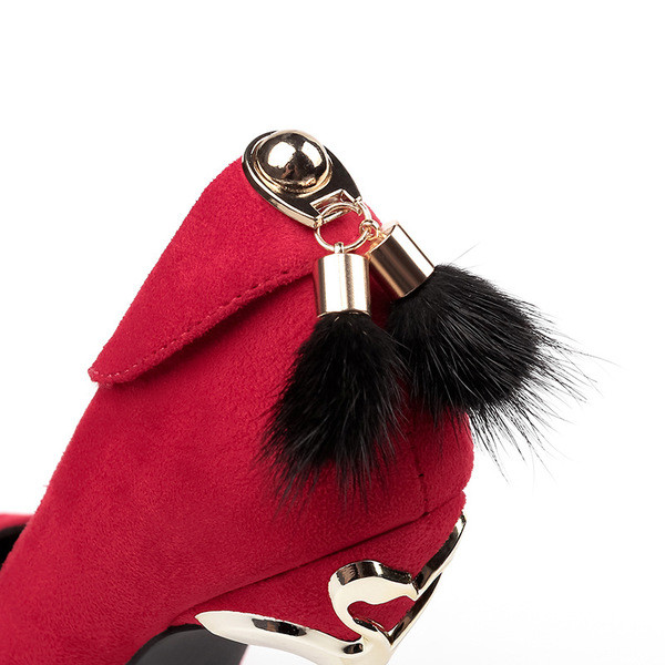 Υψηλά παπούτσια γυναικών τακουνιών με τετράχρωμη φούντα