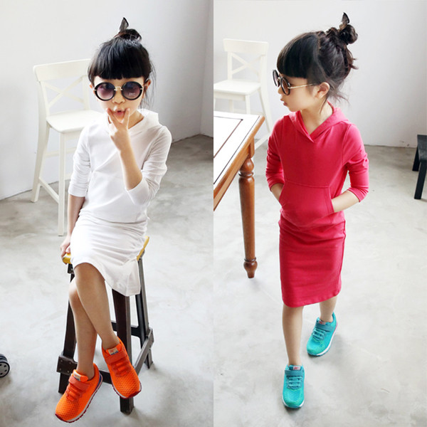 Αθλητικό περιστασιακό φόρεμα με κουκούλα για κορίτσια σε κόκκινο και λευκό