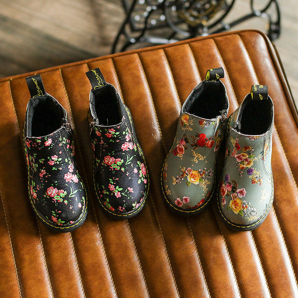 Καθημερινές καπιτονέ μπότες παιδιών με φυτικά μοτίβα σε ελαφρύ και σκούρο χρώμα