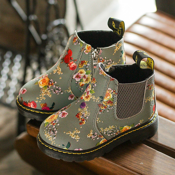 Καθημερινές καπιτονέ μπότες παιδιών με φυτικά μοτίβα σε ελαφρύ και σκούρο χρώμα