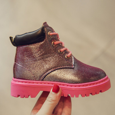 Μοντέρνα παιδικά γυαλιστερά μπότες για κορίτσια με ανθεκτική σόλα σε τρία χρώματα