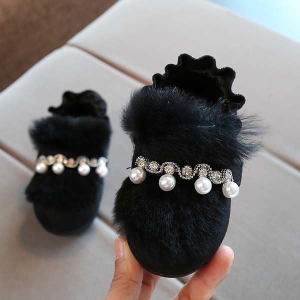 Κομψά παπούτσια για κορίτσια με χνούδι και μαργαριτάρια