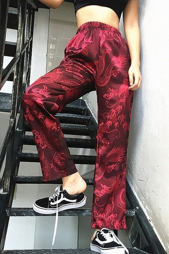 Стилен дамски панталон в цвят бордо с интересни елементи