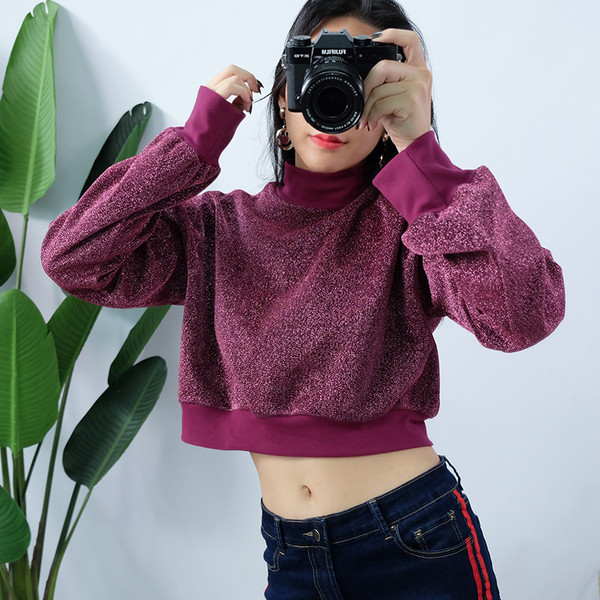 Κομψό πουκάμισο των γυναικών