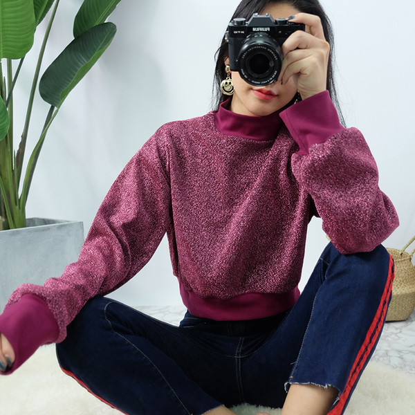 Κομψό πουκάμισο των γυναικών