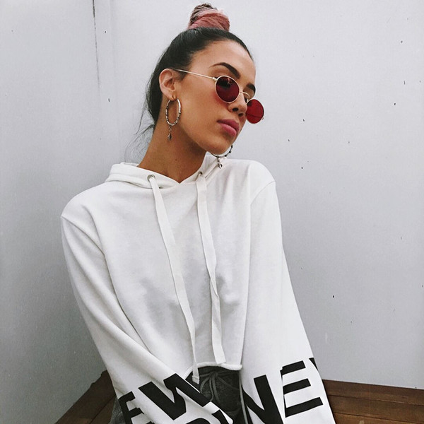 Αθλητική γυναικεία μπλούζα με κουκούλα και φαρδιά μανίκια