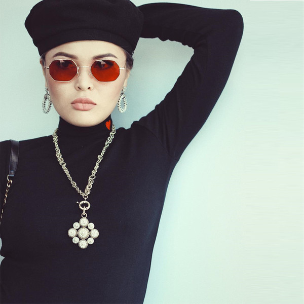 Γυναικεία casual μπλούζα σε μαύρο χρώμα με κολάρο για πόλο