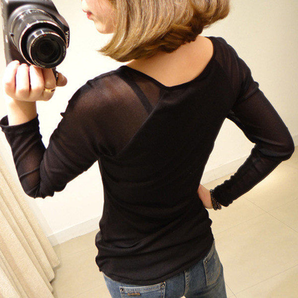 Μοντέρνα γυναικεία μπλούζα με ντεκολτέ σε σχήμα V και κουμπιά σε έξι χρώματα