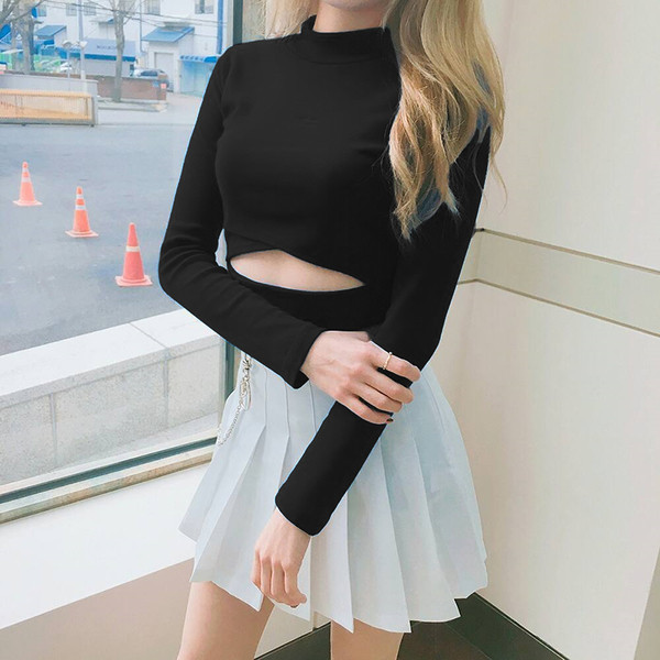 Κομψή γυναικεία μπλούζα σε μαύρο και μπλουζάκι πόλο