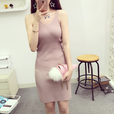 Κομψό, σπορ-κομψό φόρεμα με φωτεινή δαντέλα σε διαφορετικά χρώματα