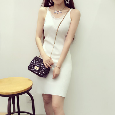 Κομψό, σπορ-κομψό φόρεμα με φωτεινή δαντέλα σε διαφορετικά χρώματα