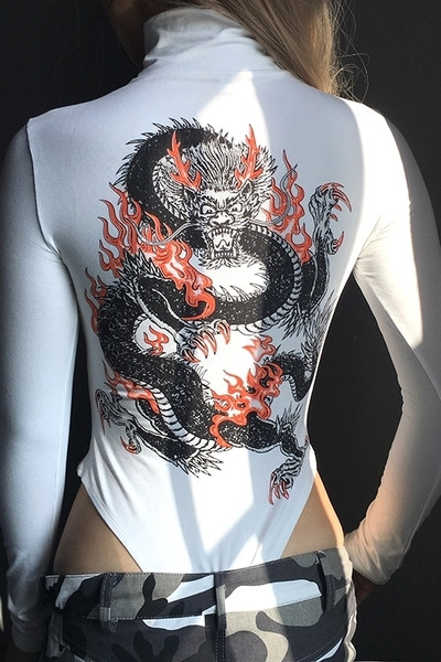 Κυρίες καθημερινό λευκό χρώμα με εφαρμογές