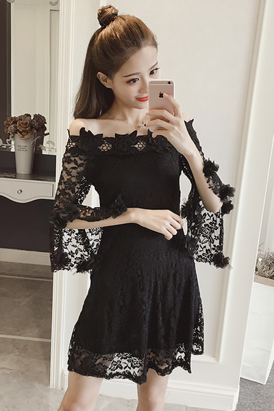 Κομψή κυρία φόρεμα με δαντέλα, πεσμένους ώμους και φαρδιά μανίκια σε δύο χρώματα