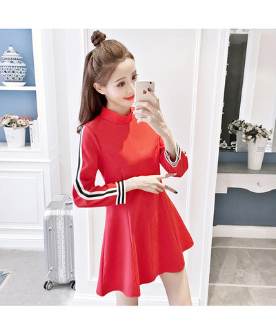 Αθλητικό-κομψό casual φόρεμα με μανίκια άκρες σε κόκκινο χρώμα