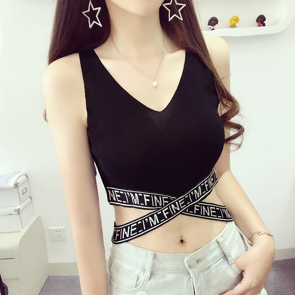 Γυναικεία κορυφαία μπλουζάκια τις μόδας  σε μαύρο και άσπρο χρώμα