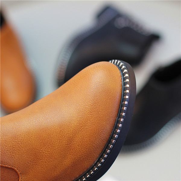 Αθλητικές κομψές παιδικές μπότες για κορίτσια με ραβδώσεις, διακοσμημένες σε δύο χρώματα