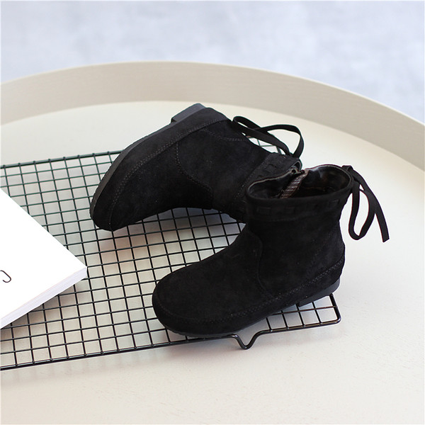 Απλές μπότες για κορίτσια από οικολογικό σουέτ με φερμουάρ και κορδέλα σε τρία χρώματα