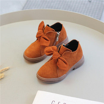 Απλές μπότες για κορίτσια χαμηλής ροής και κορδέλα σε τρία χρώματα
