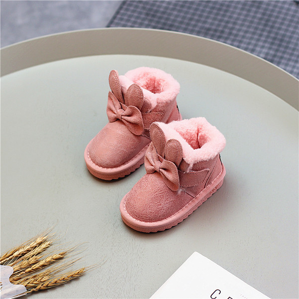 Ζεστές και μαλακές μπότες για κυρίες με αυτιά και κουτάλι σε δύο χρώματα