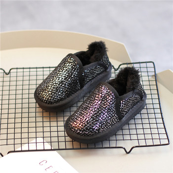 Περιστασιακά γυαλιστερά παπούτσια για κορίτσια γεμισμένα με μαλακό βελούδο σε μαύρο και ροζ χρώμα
