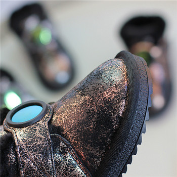 Κομψές ζεστές μπότες για κορίτσια με κομψό αποτέλεσμα και πέτρα σε δύο χρώματα