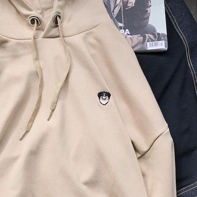 Απλή μπλούζα άνδρες σε ευρύ μοτίβο με κουκούλα και τσέπη