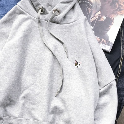 Απλή μπλούζα άνδρες σε ευρύ μοτίβο με κουκούλα και τσέπη