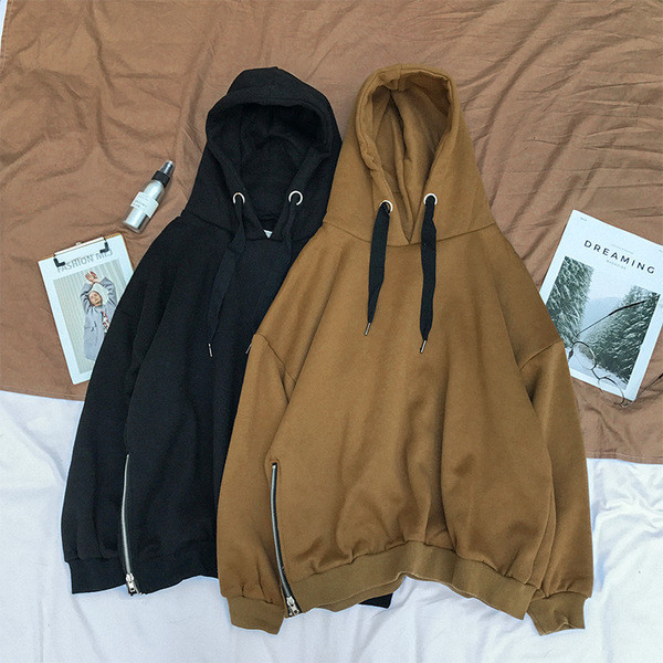 Απλή μπλούζα ανδρών σε τέσσερα χρώματα