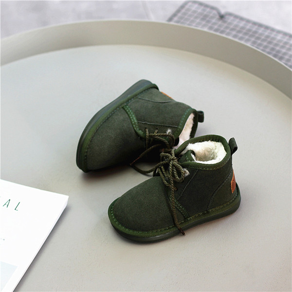 Καθαρίστε τις καπιτονέ μπότες με τρεις χρωματικούς δεσμούς