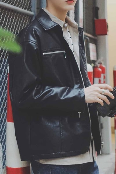 Мъжко яке от еко кожа в широк модел с ципове