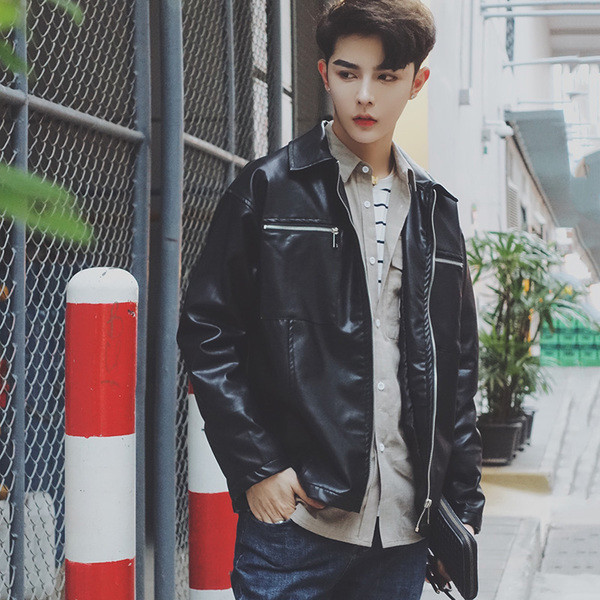 Мъжко яке от еко кожа в широк модел с ципове