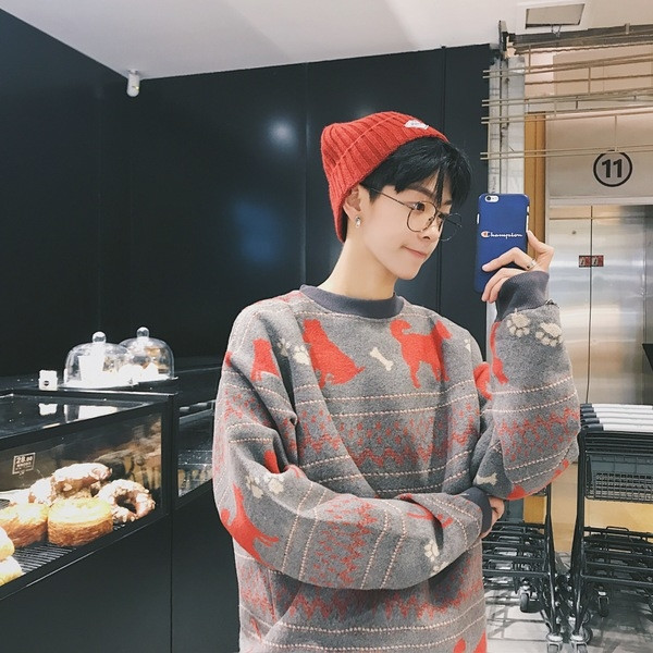 Χριστουγεννιάτικο πουλόβερ με φαρδιά σχέδια με λαιμόκοψη