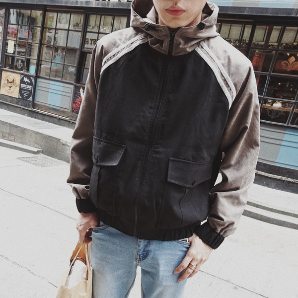 Ανδρικό σακάκι με κουκούλα σε δύο χρώματα