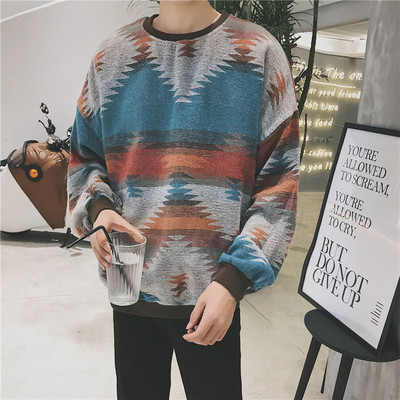 Мъжки цветен пуловер в широк модел с О-образно деколте