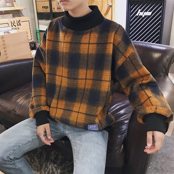 Модерен мъжки пуловер на каре с поло яка