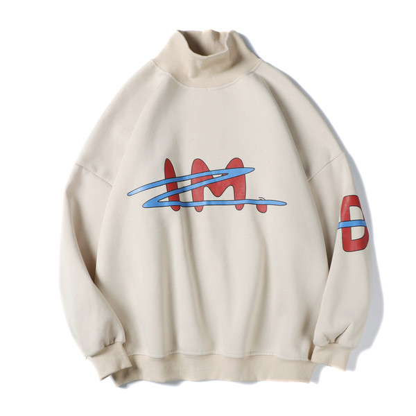 Ανδρικό φθινόπωρο-χειμωνιάτικο μπλουζάκι πόλο σε ένα ευρύ σχέδιο με μια εικόνα