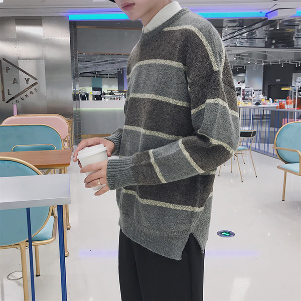 Καθημερινό πουλόβερ για άνδρες με λωρίδα O-neckline