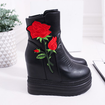 Стилни дамски боти с 3D  апликация роза в черен цвят